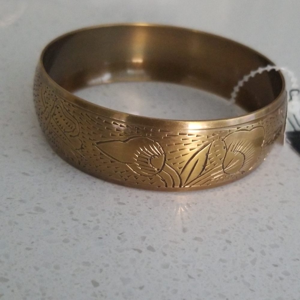 Metal Bangle - Picture 6 of 7